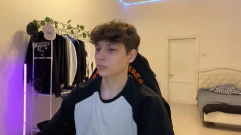 Thomas Hill online show from October 31, 7:50 pm