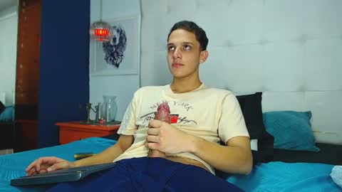 ---Thomas--- online show from April 10, 3:57 am