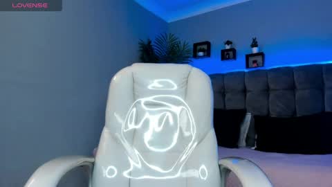 Thomas online show from April 22, 12:54 pm