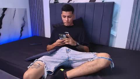 thomass_conor online show from March 12, 9:33 pm