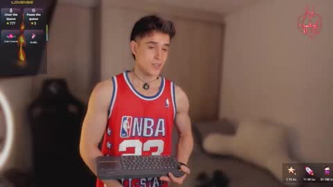 Thom Klein online show from February 26, 8:32 pm