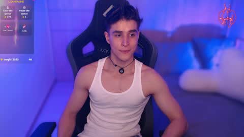 Thom Klein online show from March 31, 8:32 pm