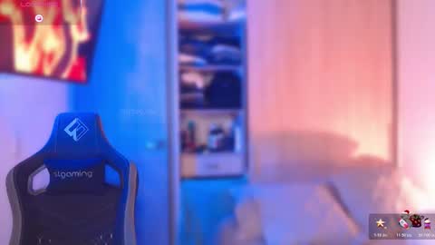 Thom Klein online show from December 4, 8:05 pm