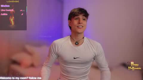 Thom Klein online show from October 22, 7:38 pm