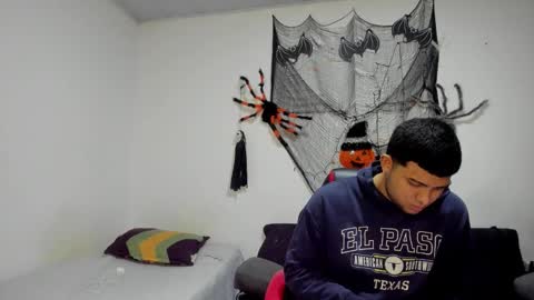 thomson_hot01 online show from October 31, 6:15 am