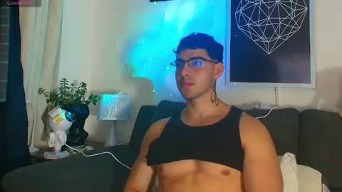 thomylov online show from April 11, 1:46 am