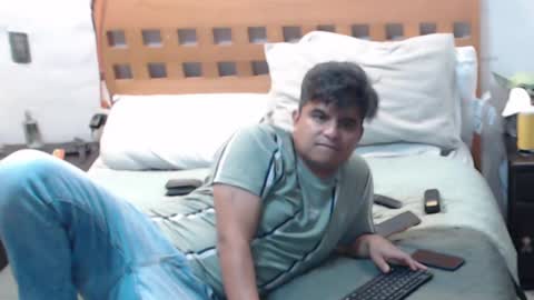 thor0200 online show from December 11, 2:43 am