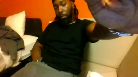 Snapshot of thotyboy68 chatting on February 22, 10:07 am Thotyboy online show from February 22, 10:07 am