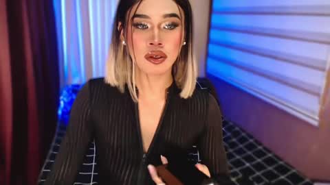 Sam online show from November 10, 7:19 pm