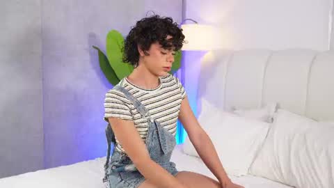 timmyshy online show from June 13, 11:46 pm