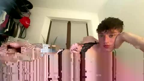 tinky0101 online show from October 27, 5:15 pm