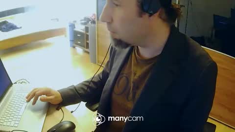 Snapshot of tirolerboy27 chatting on October 7, 12:09 pm Tirolerboy27 online show from October 7, 12:09 pm