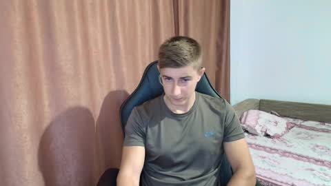 todhorny987 online show from February 19, 6:33 am