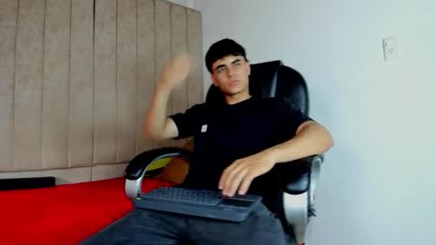 toji ferrer online show from May 20, 9:32 pm