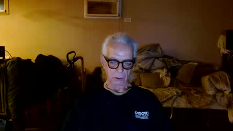 tom112292014 online show from April 2, 10:56 am