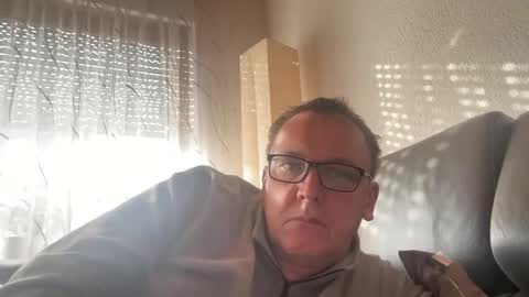 Tom online show from February 8, 9:35 am