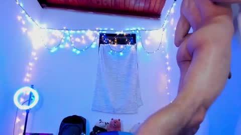 Tom Blue online show from March 27, 1:54 am