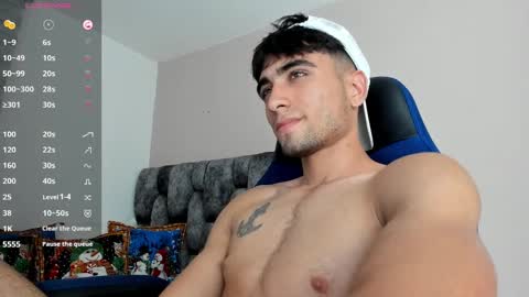 tom online show from December 12, 2:15 am