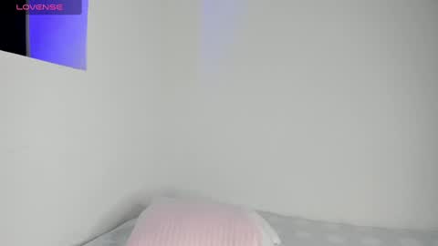 tom online show from March 5, 8:33 pm