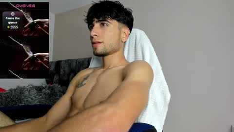 tom online show from January 29, 11:25 pm