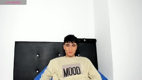 tom online show from February 9, 9:28 pm