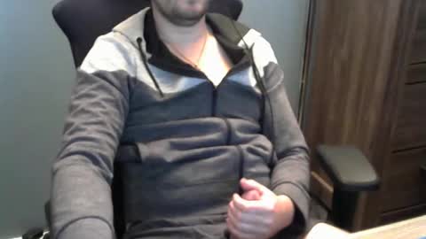 tomin3m online show from November 7, 5:05 pm