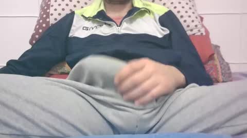 Snapshot of tommaso9046 chatting on January 18, 5:04 pm tommaso9046 online show from January 18, 5:04 pm