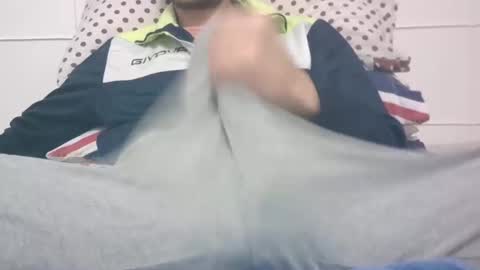 Snapshot of tommaso9046 chatting on March 2, 4:14 pm tommaso9046 online show from March 2, 4:14 pm