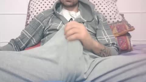 Snapshot of tommaso9046 chatting on March 1, 6:00 pm tommaso9046 online show from March 1, 6:00 pm