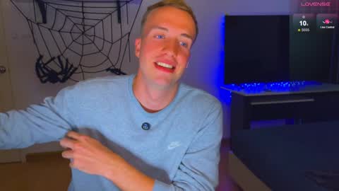 Tommy online show from December 8, 8:09 am