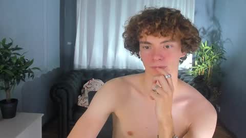 Snapshot of tommy_jamm chatting on October 7, 4:00 pm Tommy online show from October 7, 4:00 pm