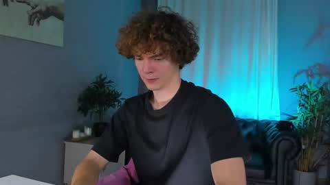 Snapshot of tommy_jamm chatting on October 17, 3:16 pm Tommy online show from October 17, 3:16 pm
