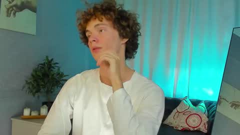 Snapshot of tommy_jamm chatting on September 29, 2:02 pm Tommy online show from September 29, 2:02 pm