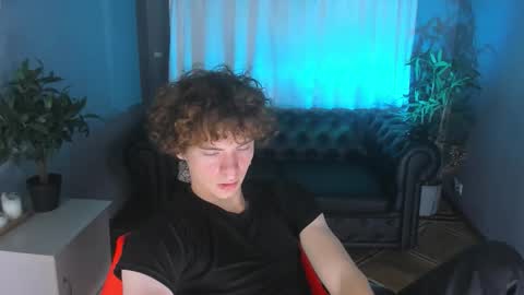 Snapshot of tommy_jamm chatting on October 6, 3:49 pm Tommy online show from October 6, 3:49 pm