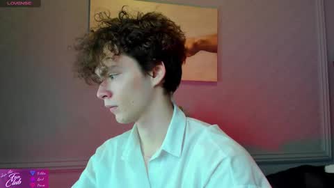 Snapshot of tommy_jamm chatting on February 10, 10:09 am Tommy online show from February 10, 10:09 am