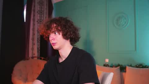 Tommy online show from December 22, 10:12 am