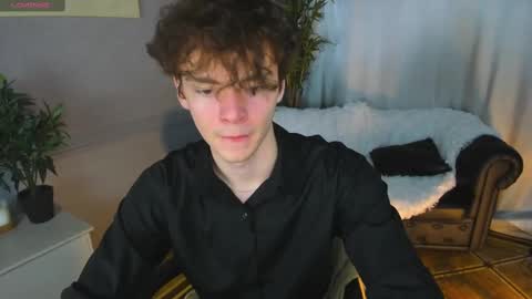 Snapshot of tommy_jamm chatting on February 27, 3:26 pm Tommy online show from February 27, 3:26 pm