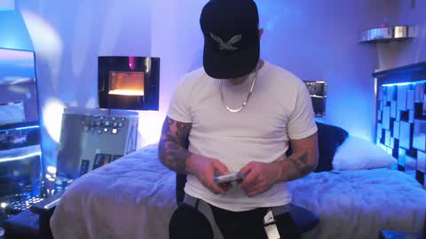 Tommy online show from December 7, 10:28 pm