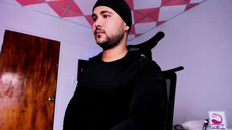 tommy_sccott online show from February 2, 3:32 am