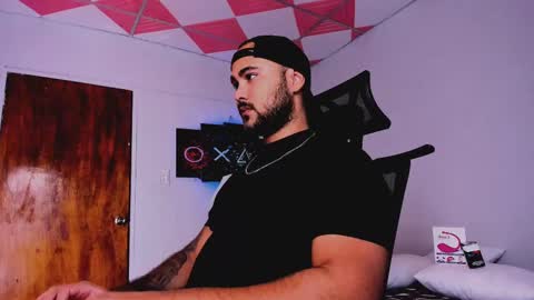 tommy_sccott online show from February 16, 2:43 am