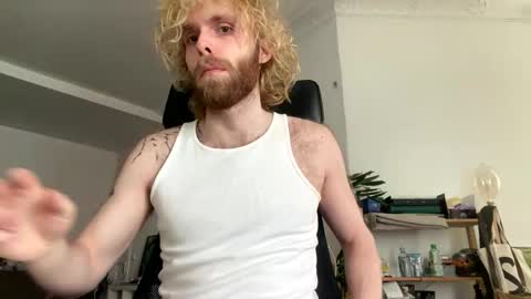 Snapshot of tommyg6420 chatting on September 15, 2:07 pm First Show ever 3 online show from September 15, 2:07 pm