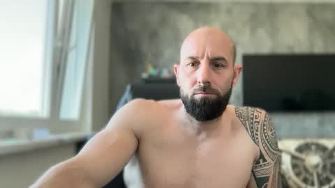 Thomas Fit online show from May 28, 7:06 am