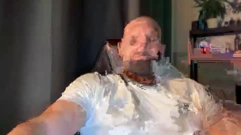 Thomas Fit online show from March 7, 9:12 pm