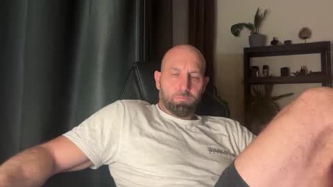 Thomas Fit online show from November 2, 10:03 pm