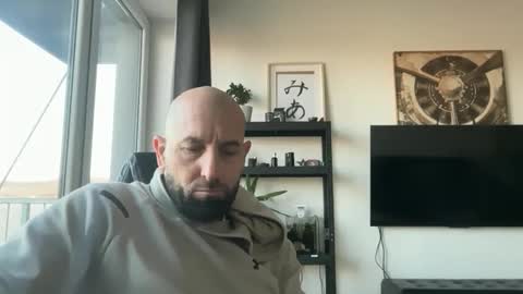 Thomas Fit online show from November 19, 7:41 am