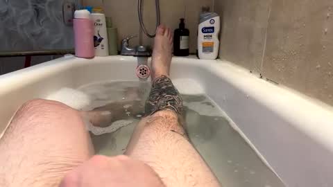Snapshot of toms_69 chatting on December 24, 7:22 pm toms_69 online show from December 24, 7:22 pm