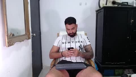 Tomas jhonson online show from December 31, 8:12 pm