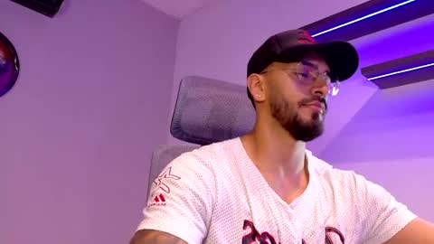 tony muscle1 online show from April 15, 10:26 am