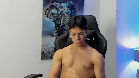 tony_petrov online show from January 12, 4:38 am