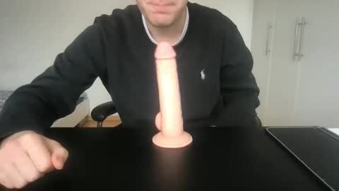 Max online show from February 3, 12:32 pm